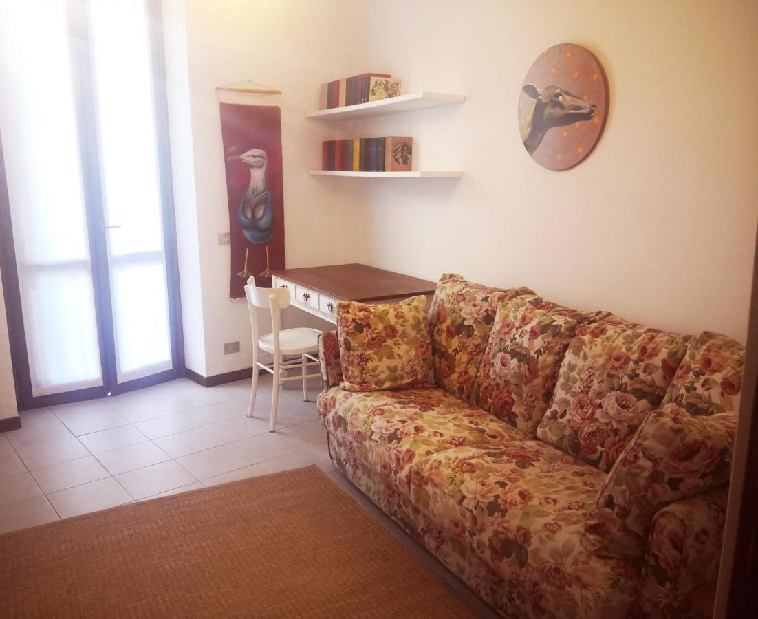 Villa Residenza Esse Angera Esterno foto