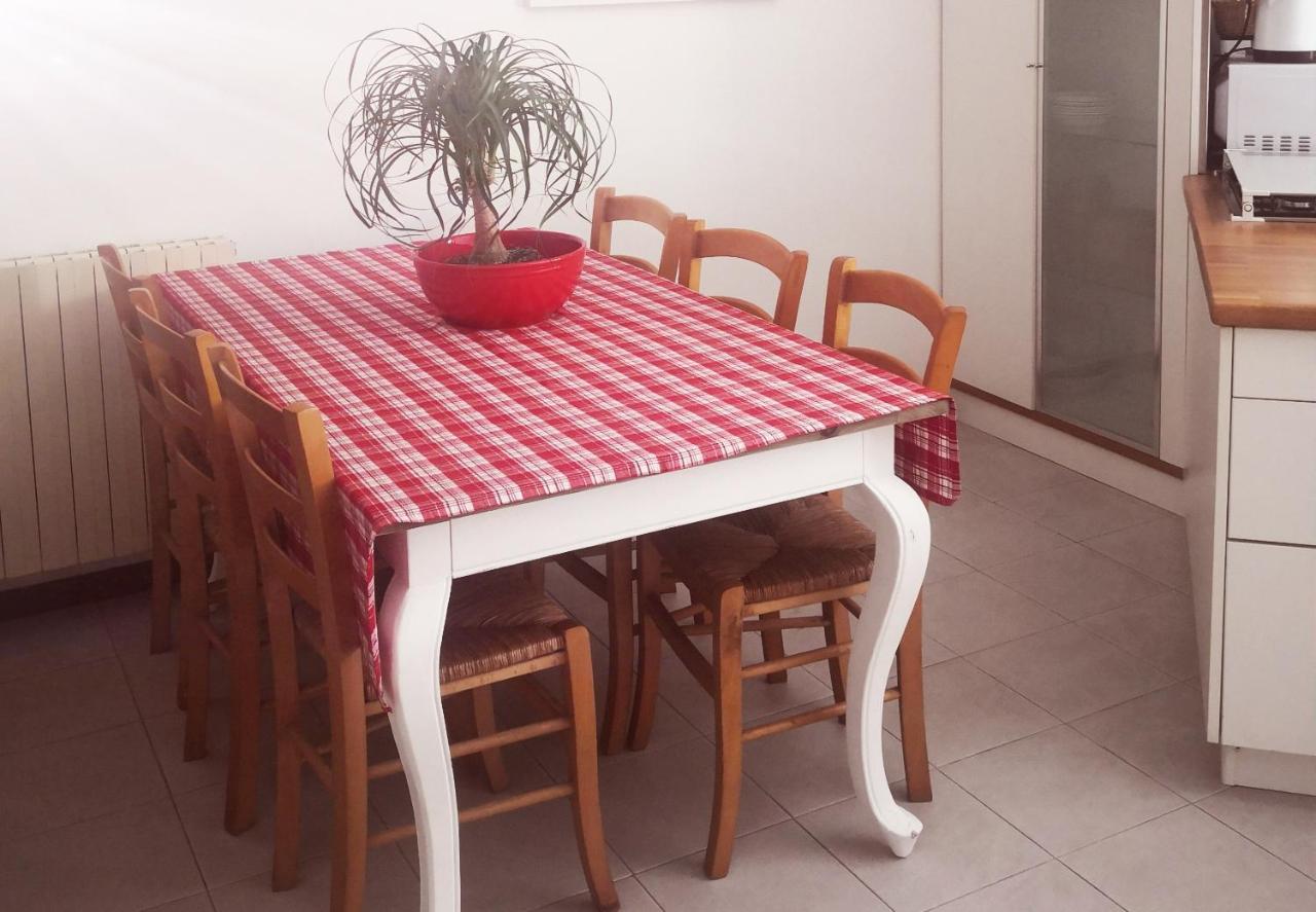 Villa Residenza Esse Angera Esterno foto