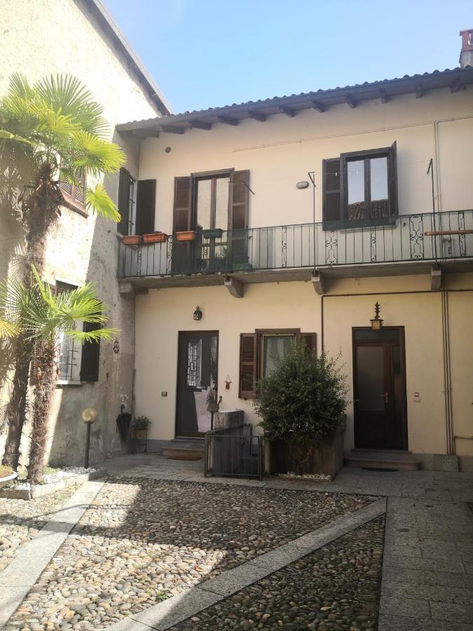 Villa Residenza Esse Angera Esterno foto