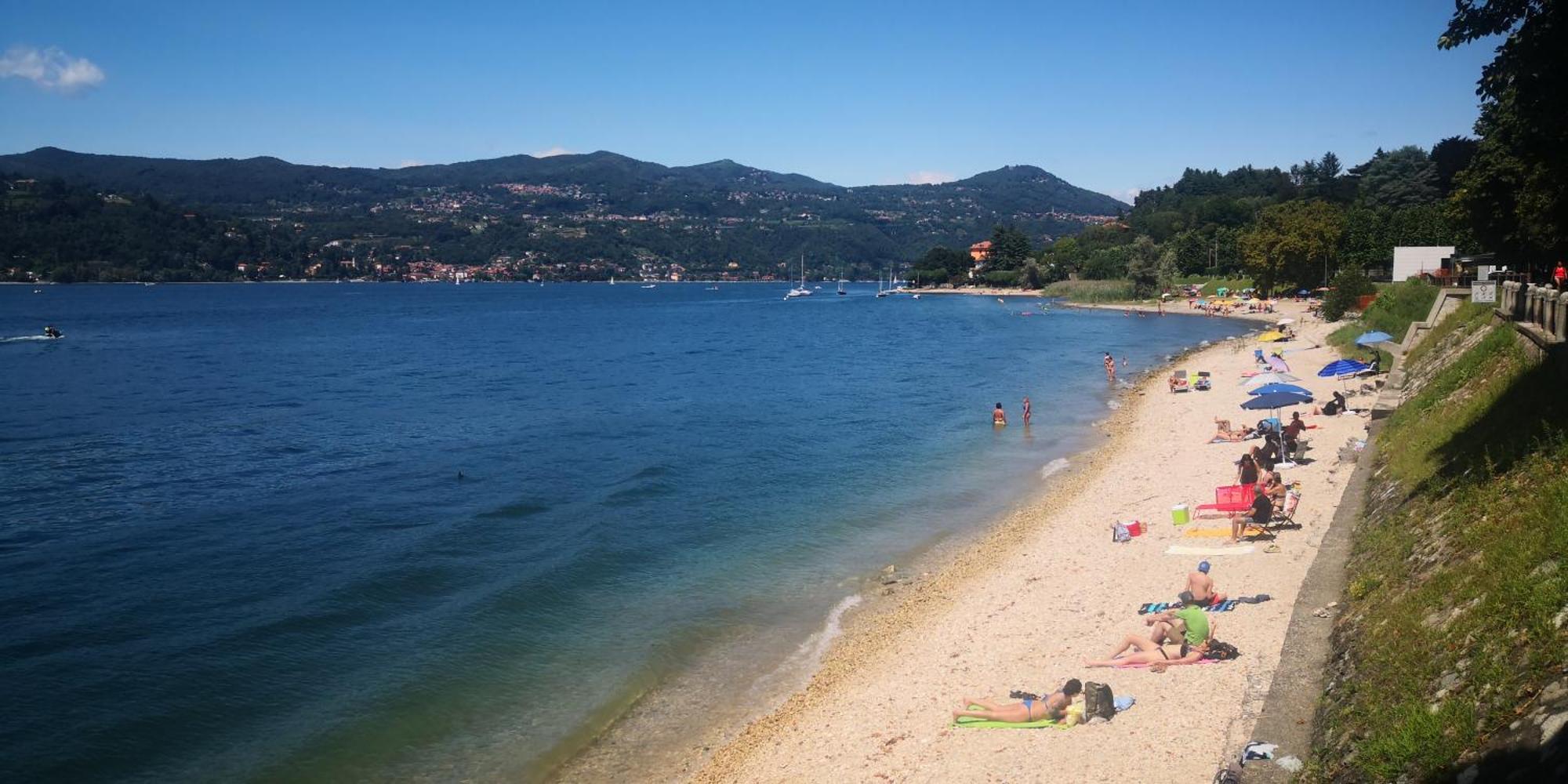 Villa Residenza Esse Angera Esterno foto
