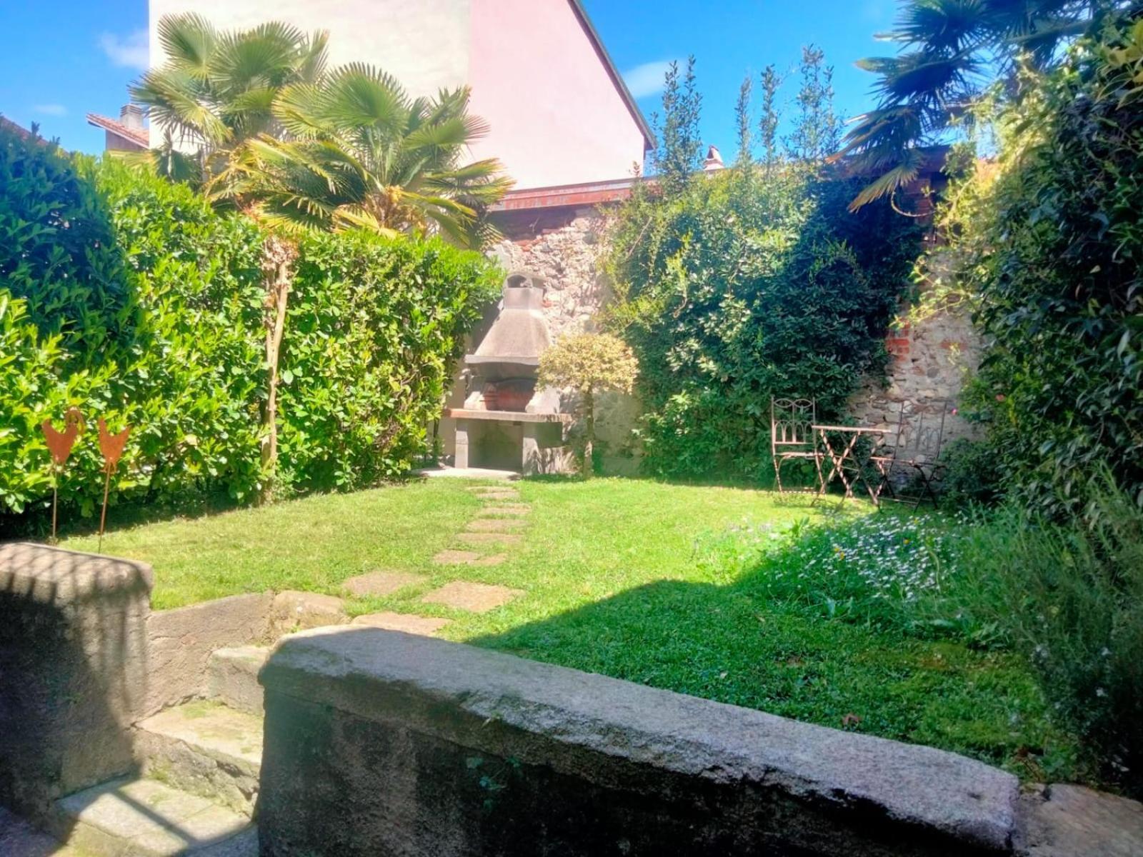 Villa Residenza Esse Angera Esterno foto
