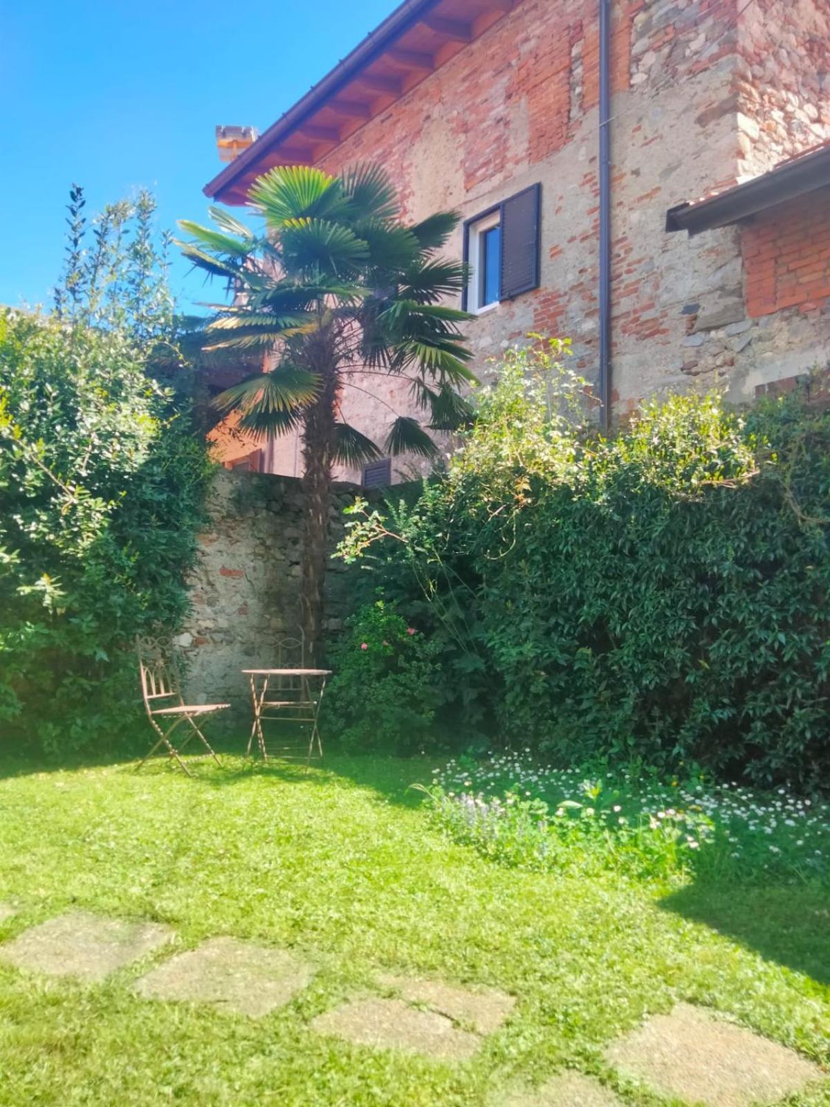 Villa Residenza Esse Angera Esterno foto